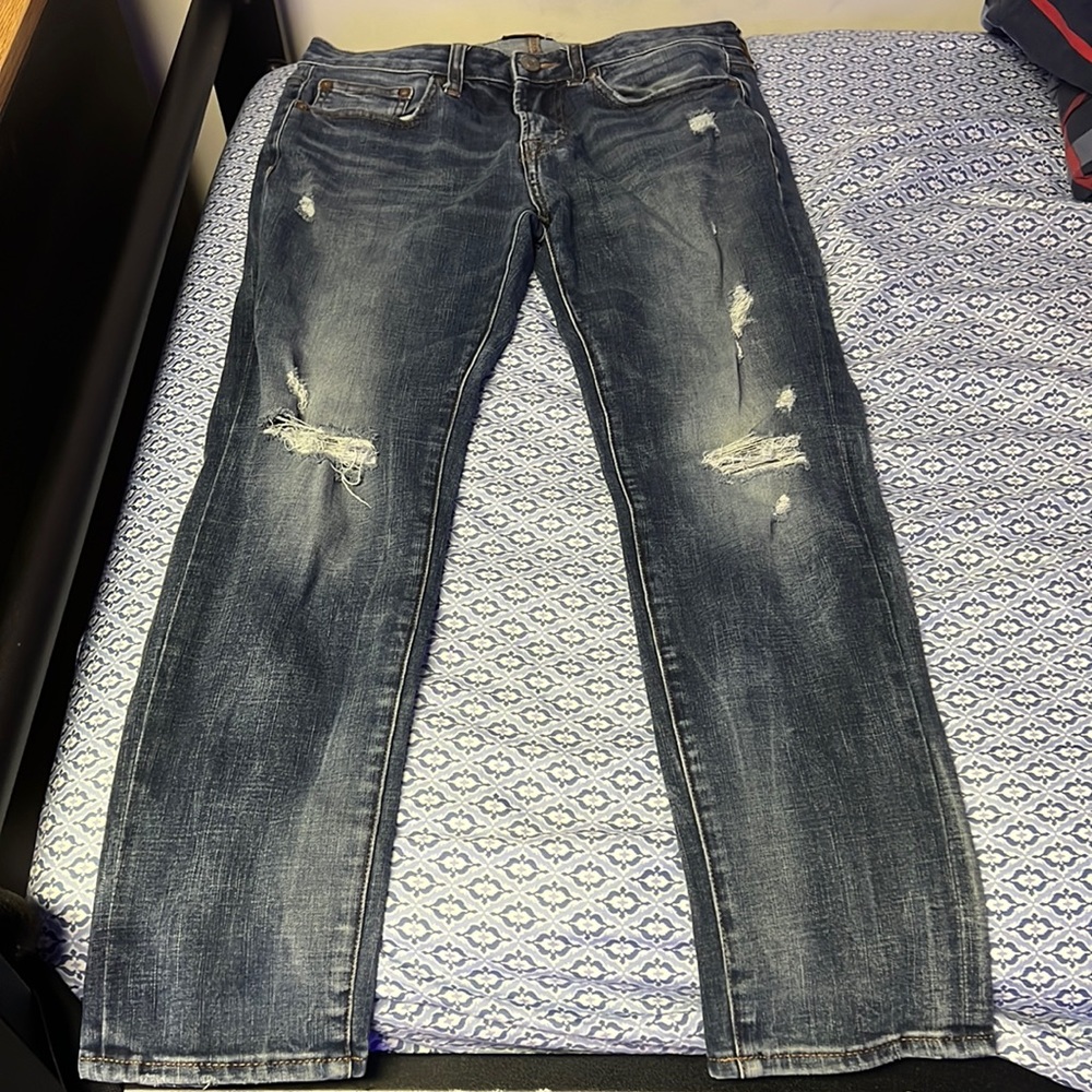 American eagle ripped jeans